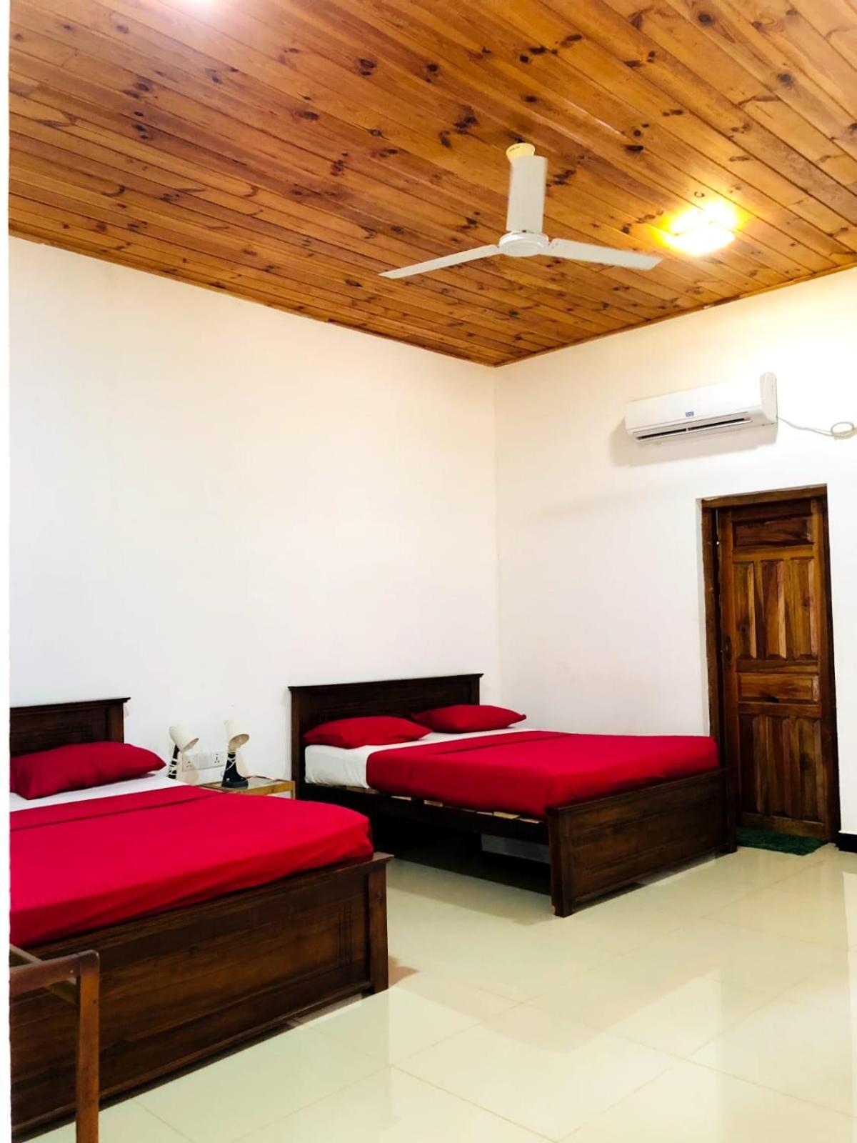 Italian Guest Ξενοδοχείο Trincomalee Εξωτερικό φωτογραφία